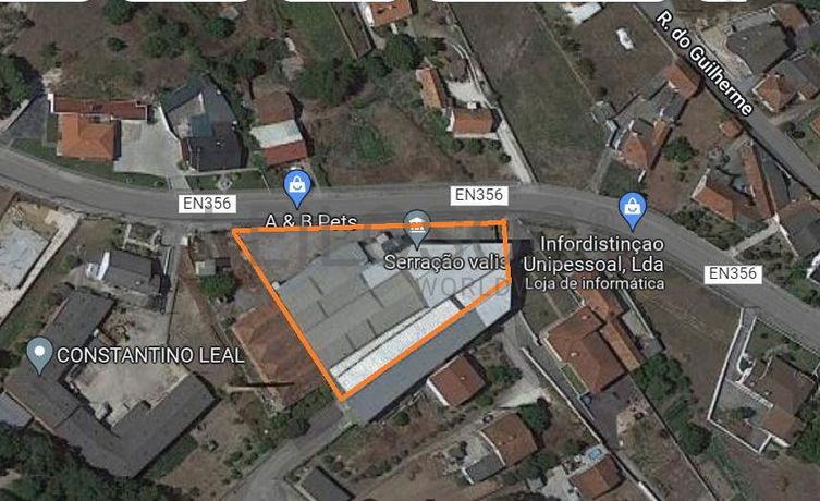 Armazém com logradouro · Leiria