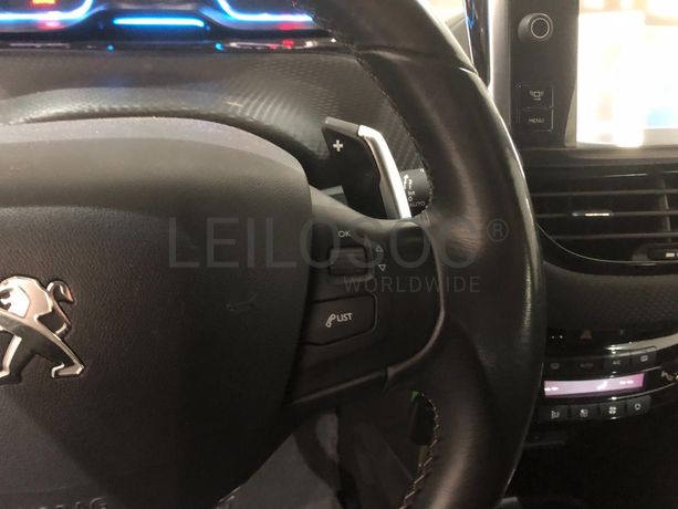 Peugeot 2008 1.6HDI · Ano 2014