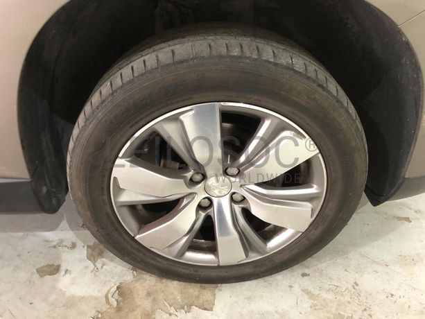 Peugeot 2008 1.6HDI · Ano 2014