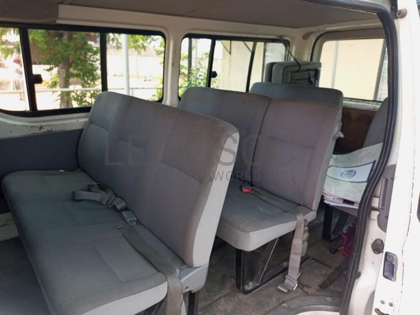 Toyota Hiace ·