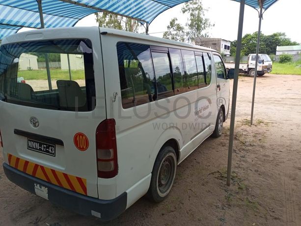 Toyota Hiace ·