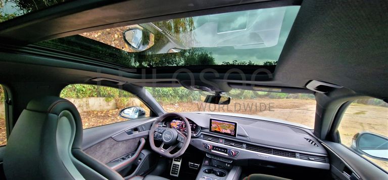 Audi RS4 Avant Quattro triptronic