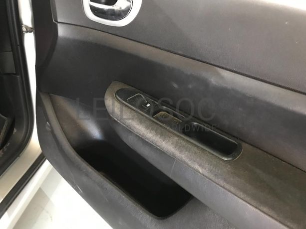 Peugeot 307 SW 1.6 HDI · Ano 2006