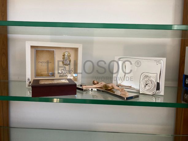 Bibelot e crucifixo + Placa para gravar + Moldura + Caixa