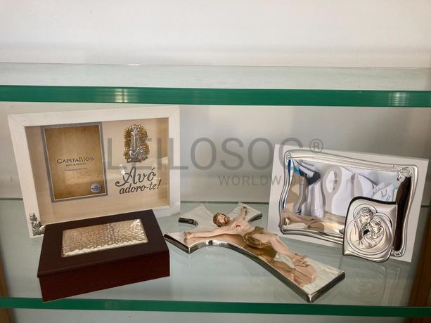 Bibelot e crucifixo + Placa para gravar + Moldura + Caixa