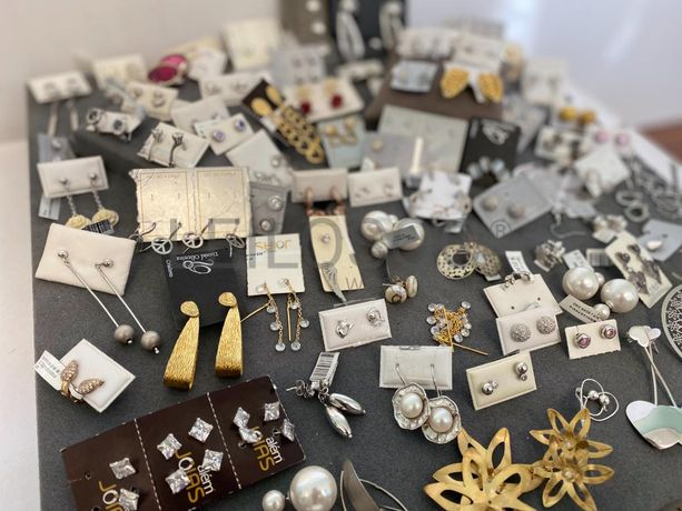 Brincos em prata e outros materiais