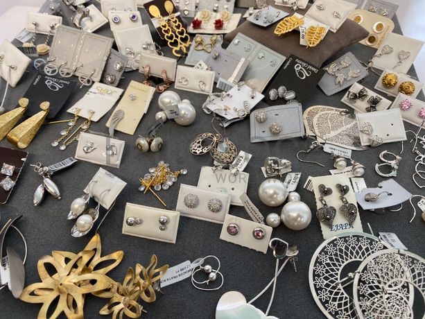 Brincos em prata e outros materiais