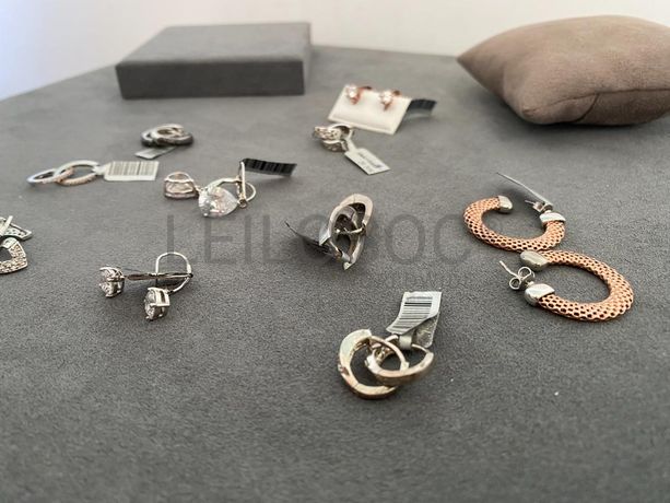 Brincos em prata e outros materiais