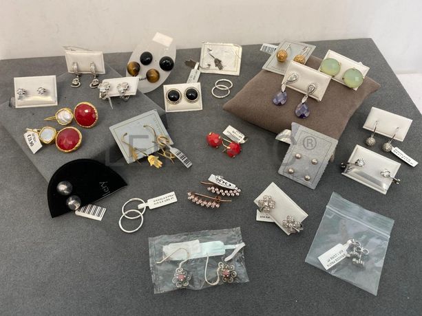 Brincos em prata e outros materiais