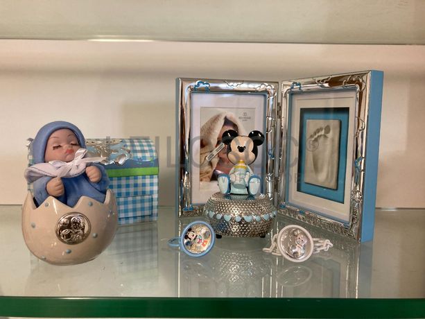 Moldura de Bebé + Porta-chupetas + Caixas de Música + Baú