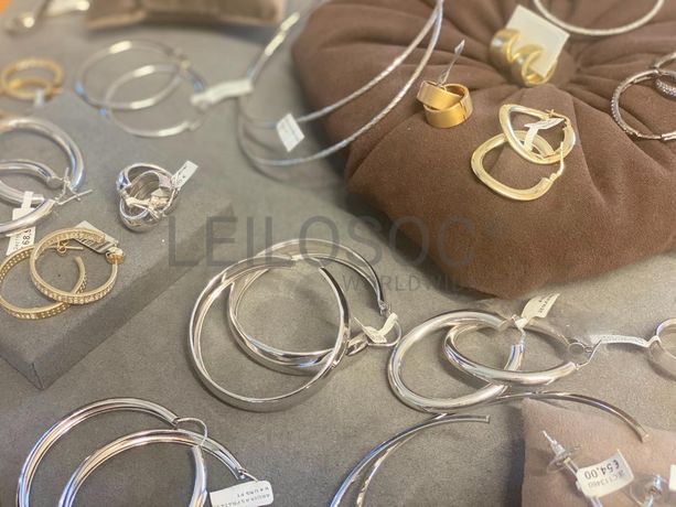 Brincos em prata e outros materiais