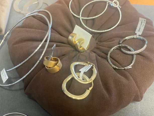 Brincos em prata e outros materiais