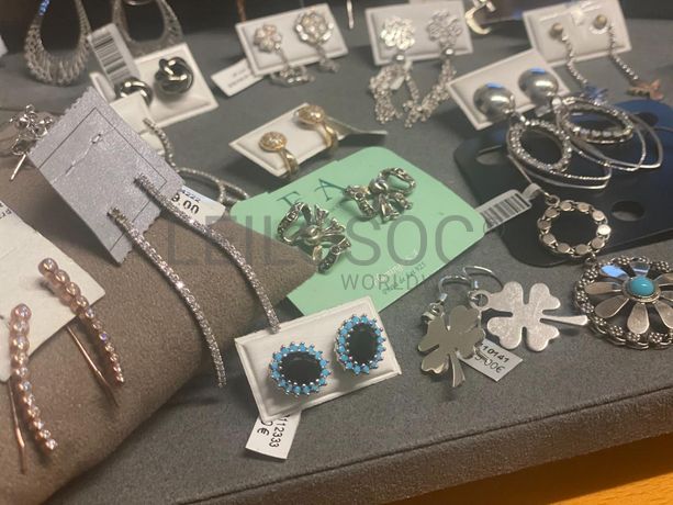 Brincos em prata e outros materiais