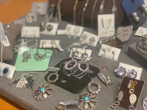 Brincos em prata e outros materiais