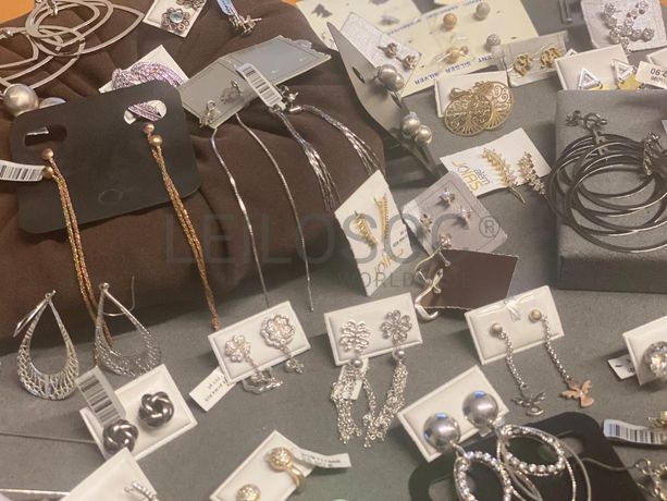 Brincos em prata e outros materiais