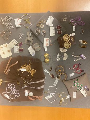 Brincos em prata e outros materiais