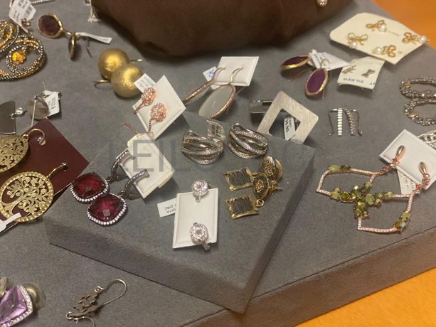 Brincos em prata e outros materiais