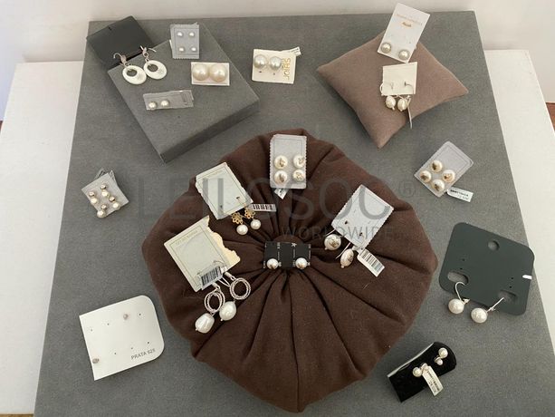 Brincos em prata e outros materiais