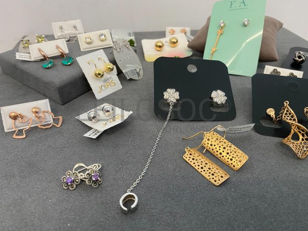 Brincos em prata e outros materiais