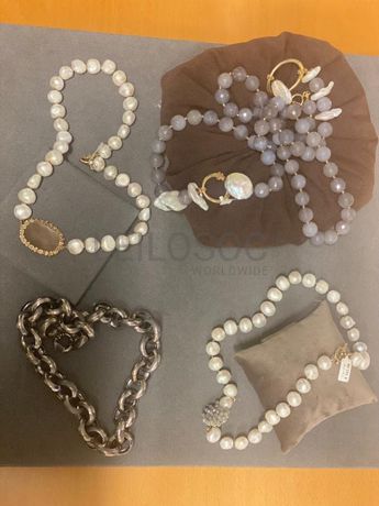 Fios de Prata e Outros Materiais