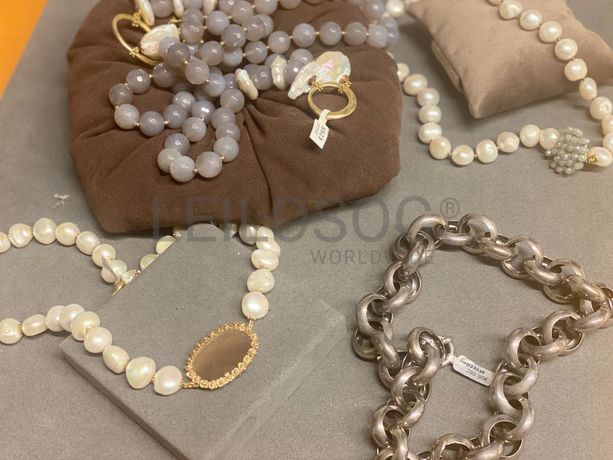 Fios de Prata e Outros Materiais