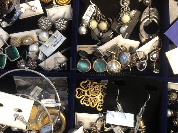 Brincos em prata e outros materiais