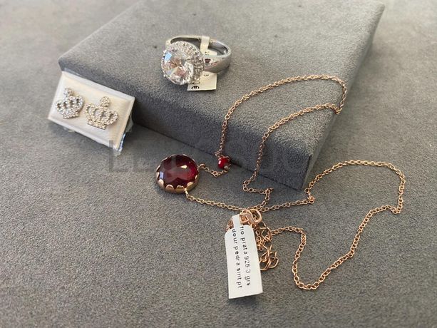 Par de brincos + Anel em prata + Colar em Prata