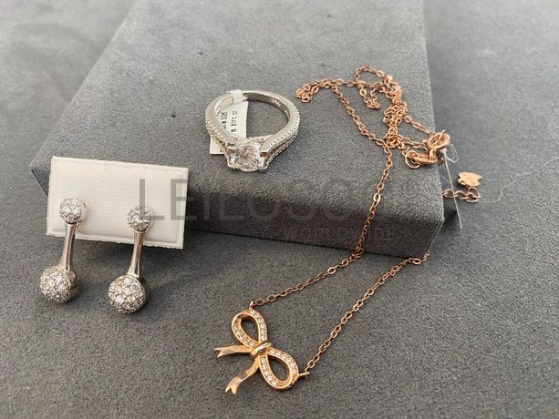 Par de brincos + Anel em prata + Colar em Prata