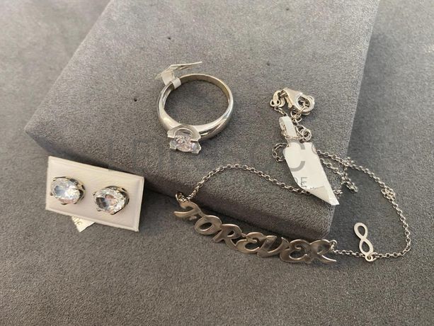 Par de brincos + Anel em prata + Colar em Prata