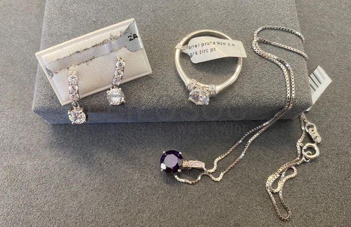 Par de brincos + Anel em prata + Colar em Prata