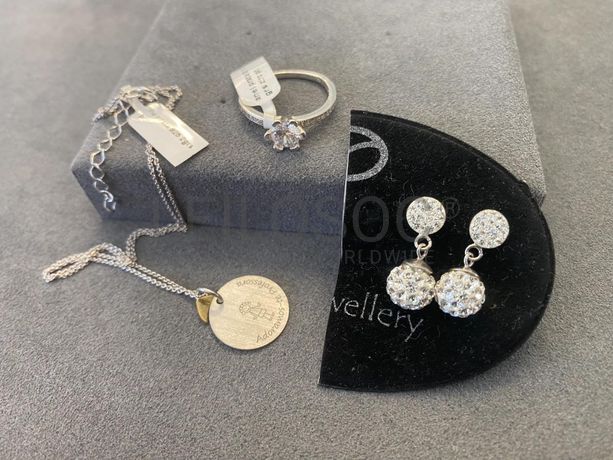 Par de brincos + Anel em prata + Colar em Prata