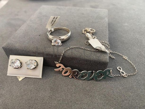 Par de brincos + Anel em prata + Colar em Prata