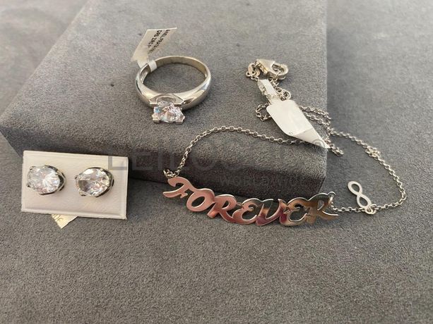 Par de brincos + Anel em prata + Colar em Prata