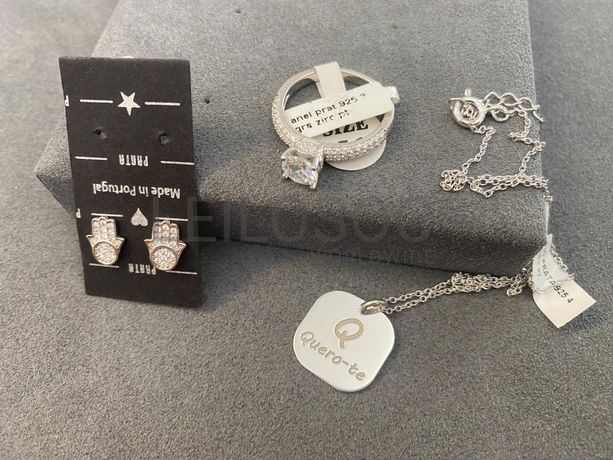 Par de brincos + Anel em prata + Colar em Prata