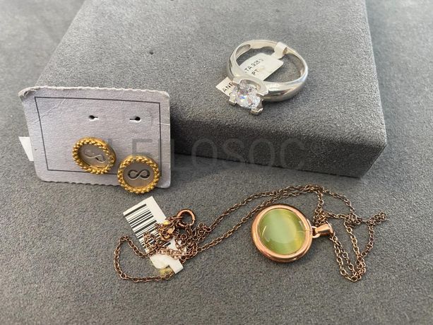 Par de brincos + Anel em prata + Colar em Prata