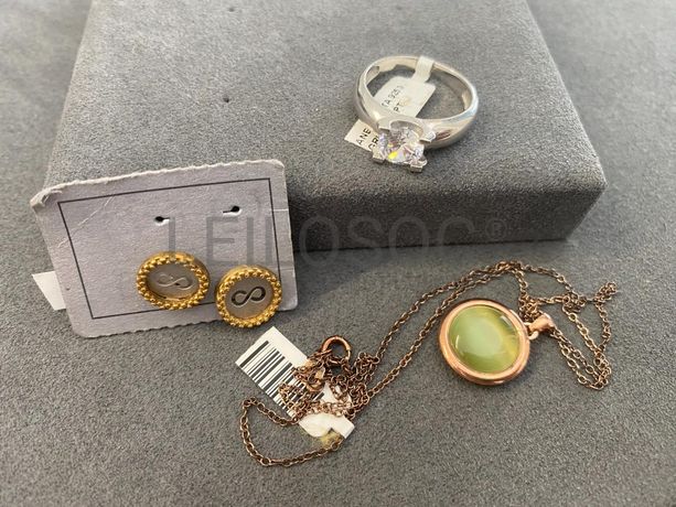 Par de brincos + Anel em prata + Colar em Prata