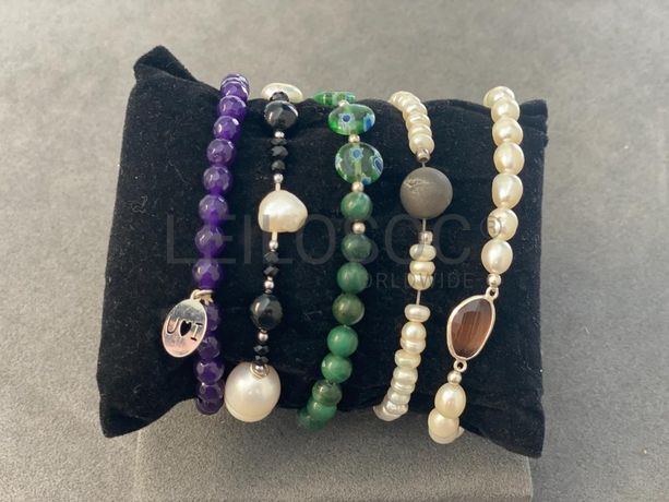 Pulseiras em prata e outros materiais