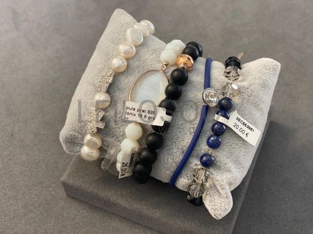 Pulseiras em prata e outros materiais