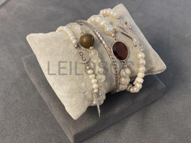 Pulseiras em prata e outros materiais