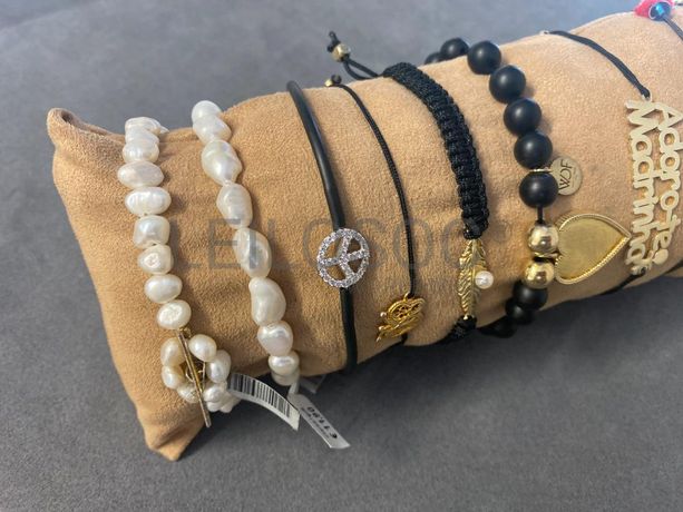 Pulseiras em prata e outros materiais