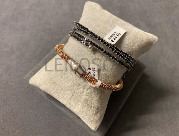 Pulseiras em prata e outros materiais