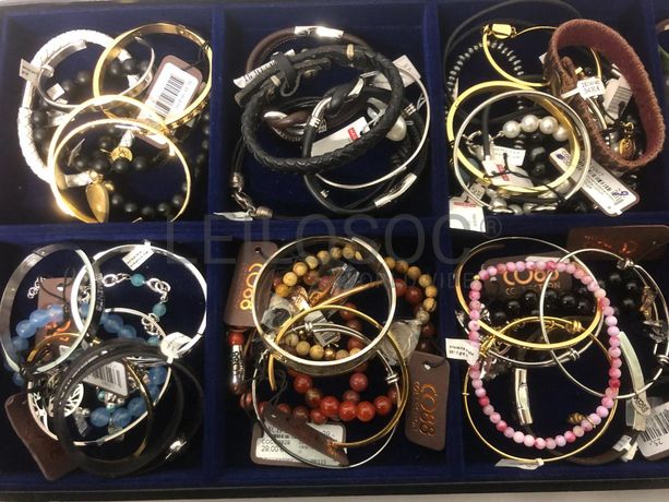 Pulseiras em prata e outros materiais