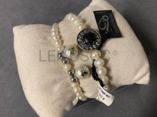 Pulseiras em prata e outros materiais