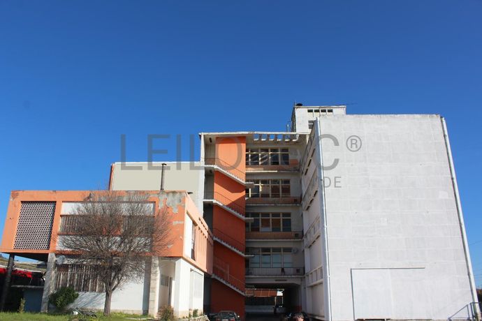 Unidade Industrial + Terreno · Vila Franca de Xira