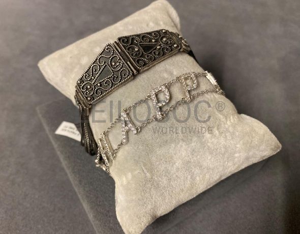 Pulseiras em prata e outros materiais