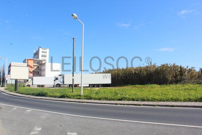 Unidade Industrial + Terreno · Vila Franca de Xira