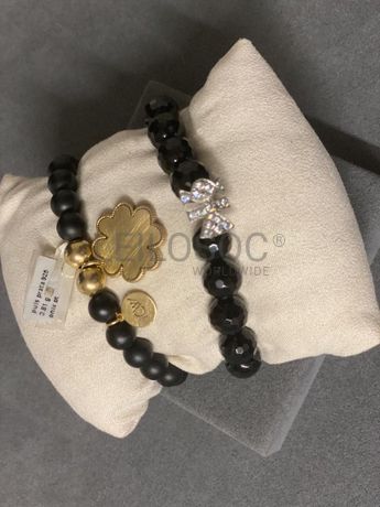 Pulseiras em prata e outros materiais