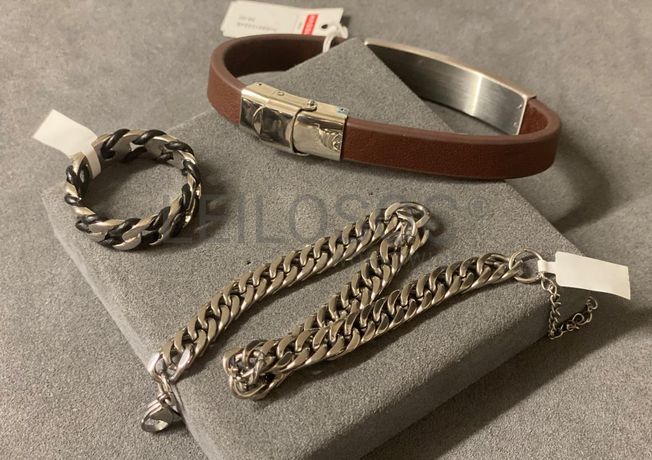 Pulseiras + Anel em prata e outros materiais