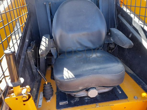 Mini Pá Carregadora Ausa Mustang 2040