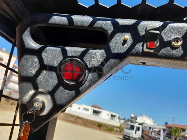 Mini Pá Carregadora Ausa Mustang 2040